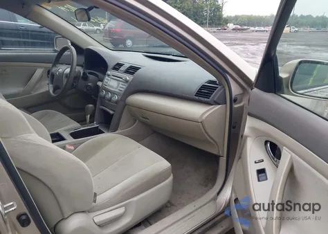 2008 Toyota Camry Ce/Le/Xle/Se z USA, uszkodzony, nr VIN 4T1BE46K88U232789